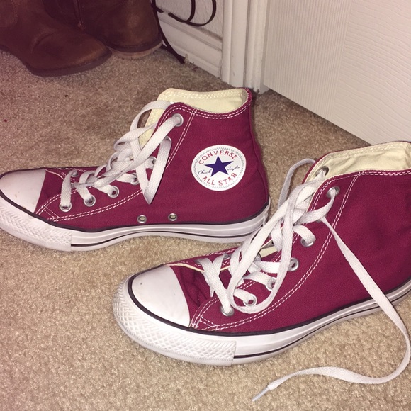 Converse - Picture 2 of 2